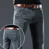 Jeans da uomo Abbigliamento di marca Uomo Grigio Elasticità Slim Skinny Business Casual Classic Edition Tipo Comodi pantaloni in denim maschile 230607