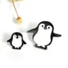 over-1pc harajuku alyoy enamel kawaii白い黒いペンギンブローチバッジラペルピンセーフブローチスカーフクールボーイ女性ジュエル281y294m