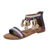 Sandálias tendência de verão com borla designer de marca casual feminino ao ar livre dedo do pé aberto retrô sapatos baixos boêmio romano 2023