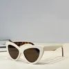 04YS Beige/Brown Cat Eye Solglasögon Kvinnor Summer Sunnies Gafas de Sol Designers Solglasögon Shades Occhiali Da Sole UV400 Eyewear