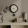 ウォールクロックリビングルーム小さな時計ソファバックグラウンドサイレントスイング可能な時計ファッションクリエイティブアクリルオーナメントホームデコレーション