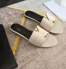 디자이너 Sipper 여성 슬리퍼 레이디 샌들 신발 신발 청동 및 골드 버클 슬라이드 여름 패션 넓은 플랫 플립 플립 플립 양모 돌 곡물 크기 35-42