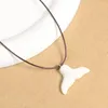 Kolye Kolyeler Moda Beyaz Seramik Takı Kişilik Minimalist Stil Collarbone Balık kuyruğu Kolye Yunus Kuyruk Çift Taze Dekor