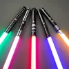 Bâtons lumineux LED LGT Saberstudio Metal Hilt Force Heavy Dueling Light Saber Changement de couleur infini avec 34 polices sonores Sensitive Smooth Swing 230606