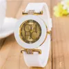 Armbandsur 2023 Casual Quartz Watches Women Sports Silicone Watch Relogios Feminino Gold Ladies Clock Red