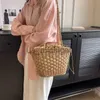 Bolsos de noche LADO IZQUIERDO Las mujeres del verano tejen la bolsa de asas de paja 2023 Nuevo en viajes Bolsos de playa Hechos a mano Señora Rattan Cubo Hombro Bolsos laterales J230608