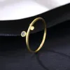 Pierścienie klastra gładkie okrągłe pierścień cyrkonu styl 14K moda dobra dla mężczyzn dla mężczyzn kobiet 2023 Prezent w 925 srebrnym super