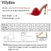 Eilyken 2023 Novos Sapatos de PVC Chinelos Feminino Feather Transparente Salto Alto Fur Pumps Bico Quadrado Mules Lady Slides L230518