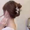 ダングルシャンデリアバタフライヘアクロークリップパールタッセルチェーンヘアクローラインストーンクランプファッション女性女の子ヘアピンZ0608