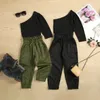 Completi di abbigliamento 2-7Y Completi di vestiti di moda per ragazze per bambini Completi per bambini a maniche lunghe con una spalla T-shirt tascabile Pantaloni estivi Autunno 230608