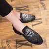 Oxford skor nya män klänning skor spetsiga huvud läder skor dagligen professionell bankett formella skor klassiska enkla casual affärsskor hand broderade loafers