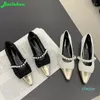Zapatos de vestir Mujer Bombas Mary Janes Tacones bajos 2023 En moda Cuerda Sandalias con cuentas Puntiagudas