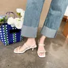 Летние сандалии недавно узкие бэк -квадратные носки женская модная пряжка с прямыми ремешками с низкой каблукой.