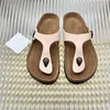 Flip-flops kvinnor skor sandaler utomhus par sandaler fashionabla lyxdesigner par tofflor frostad lädermapp tå tå herr strand tofflor storlek 35-44 +låda