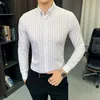 Mäns casual skjortor camisa de hombre elegante rand vit lång ärm skjorta mens kontor klänning socialt affärsarbete svarta kvalitetsmän