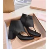 Miu luksusowe stylowe letnie sandały klapki krótkie buty sandale Zipper Leather Ankle-Wrap Chunky Heel des sandales pantofel