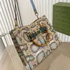 Summer new designer classic bamboo bag crossbody bag in the classic bamboo elements with a fluorescent buckle strap Tot bag fashion bag