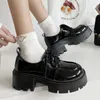 Lucyever patentowe skórzane buty dla kobiet 2023 Spring swobodny koronkowy flats kobieta czarna gruba podeszwa buty Oxford żeńskie