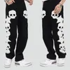 Jeans da uomo Harajuku Pantaloni cargo dritti casual Pantaloni hip-hop maschili streetwear Vintage Skull Asciugamano Ricamo Pantaloni denim 230608