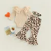 Kledingsets Baby Baby Meisjes 3-delige outfit Kanten ruches Gebreide geribbelde romper met lange mouwen LeopardFloral Print Flare Broek Hoofdband Set 230608