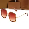 2023 Солнцезащитные очки для женщин Summer Fashion 0106S 56 мм квадратные зеленые/красные солнцезащитные очки с светло -серым