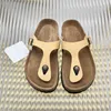 Summer New Style Sandals Luxury Designer Slider Couple Sandals Slippers Slippers with Matte Leather for Mens Shoes and Womens Slippers for Wearing Outside the Beach