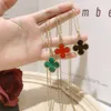 Kadınlar için tasarımcı kolyeler zarif 4/dört yaprak yonca madalyon kolye bilezik mücevherleri kademeli son derece kaliteli gergin zincirler hediye