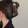 ダングルシャンデリアメタルピンデザインヘアクリップ