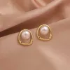 Dingle ljuskrona imitation pärla örhänge för kvinnor guld färg runda studörhängen julklapp oregelbunden design ovanliga örhängen bijoux femme z0608