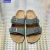 Baotou Cork Sole Sandal Slippers 2023 Summer New Borsted Leather Bekväma klassiska utkläder Parskor Mensskor Mångsidiga kvinnors skor Storlekar 35-44 +Box