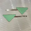 1Pairs/2pcs Metal Triangle Hair Clip met Stamp Women Girl Triangle Letter Barrettes Fashion Hair Designer Accessoires