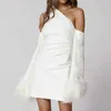 Casual klänningar fjädrar flare långärmad miniklänning sexig elegant smal en axel vestidos 2023 vår mode kvinnlig klubbfest