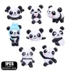2024 niedliche zufällige Panda -Auto -Armaturenbrett -Ornamente Auto Innenzubehör Dekorative Spielzeuge Paste Tiere Styling Auto Decor Ornament