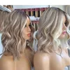 Brezilya vücut dalgası kısa dalgalı bob peruk şeffaf 13x4 dantel ön insan saç perukları kadınlar için ombre platin sarışın peruk sentetik ön kopukluk