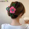 Lampadario penzolante New Rose Red Flower Hair Claw Acrilico Large Green Clip Hairpin Hairwear per le donne Coreano Shark Clamp Barrettes Accessori per capelli Z0608