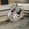 2023 chaussures habillées Tribute Espadrilles Wedge lisse métallisé plate-forme en cuir sandales sangles entrelacées 14 cm talon pompes talons hauts sexy femmes chaussure d'été