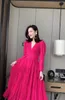 Vestidos casuales 2023 Primavera Diseñador Moda Rosa Vestido rojo Mujer Manga larga Plisado Elegante Maxi XXL con cinturón