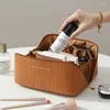 Cosmetische tassen Mode lederen kussen Vierkante make-up tas Grote capaciteit Dames Draagbare reiswas Toiletartikelen Opslag