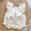 Rompertjes Born Baby Meisjes Jumpsuit Vliegende Mouw Katoen Bloem Borduren Peuter Meisje Bodysuits Kleding Voor Zomer 230608