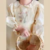 Flickans klänningar 1 10y Baby Kid Girl Spring Summer Cream Color Barn Spädbarn Dock Collar Embroidered Yarn Dress Girls kläder 230609