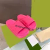 Designer tofflor kvinnor plattform tofflor gummi glider non glid sandaler tjocka botten klassiker sandal fast färg flip flops