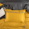 Set di biancheria da letto est biancheria da letto in quattro pezzi moda cotone doppio lenzuolo per uso domestico copripiumino splicing design giallo grigio 230609