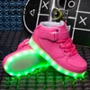 Sapatos de LED tamanho 2546 para atividades ao ar livre com luzes brilhantes Chinelos de LED para crianças Adulto Feminino Tênis Crianças Meninos Meninas Luminous Tênis 230608