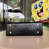 Große Kapazität Einkaufstasche Kette Umhängetaschen Echtes Leder Handtasche Designer Tasche Öl Wachs Haut Mode Metall Buchstaben Hardware Rindsleder Frauen Tasche Tasche Hohe Qualität