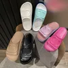 Con las zapatillas de diseño de la caja G de las zapatillas Gglies zapatillas de lujo diseñadores de la marca de la marca Sandalias de mujeres, la plataforma hueca, la plataforma de sándalo de la mujer, la delantera de la mujer, la encantadora C07N