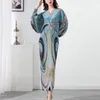 Grundlegende Freizeitkleider Miyake plissiertes großes Kleid für Damen, Frühlings- und Sommermode, bedruckt, fleischbedeckende Fledermausärmel, langes Damenkleid 230608