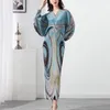 Robes décontractées de base Miyake plissée grande taille robe femmes printemps et été mode impression viande couvrant manches chauve-souris longues femmes 230608