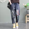 Frauen Jeans Weibliche Plus Samt Verdicken Cartoon Mädchen Patch Stickerei Frauen Lose Wilde Mode Fett MM Elastische Taille Harem Hosen A1009