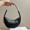 Luxurys gerçek deri crossbody debriyaj çanta totes alt koltuk hobo moda yarım ay pochette yüksek kaliteli tasarımcılar kadın omuz çantaları anahtar cüzdan