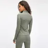 Vestes pour femmes NWT 2023 Naked-feel Fabric Slim Fit Sport Jacket Women Full Zipper Ribbed Gym Fitness Coat Avec Deux Poches Pour Le Pouce